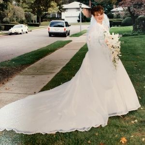 Vintage eve of milady wedding dress and head piece